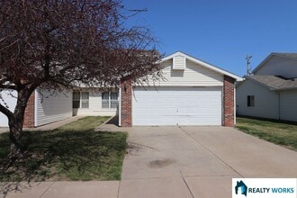 Building Photo - 2230 W Todd Ln