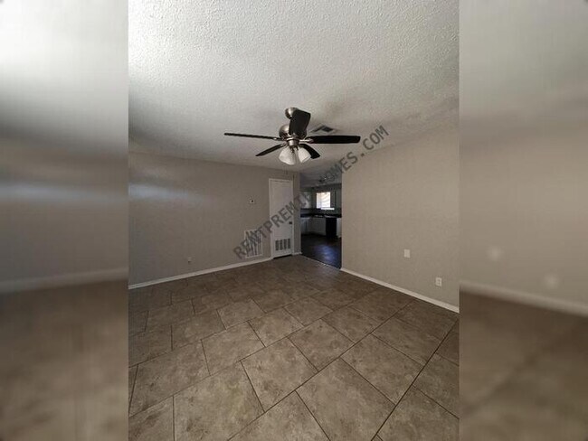 Foto del edificio - 3209 Cheek Pl