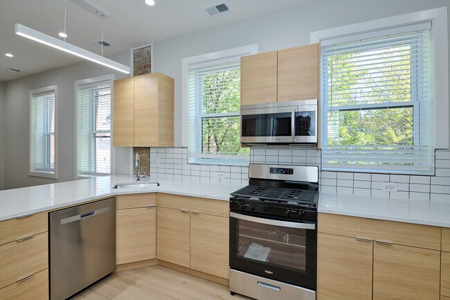 Foto del edificio - 2872 W 21st Pl