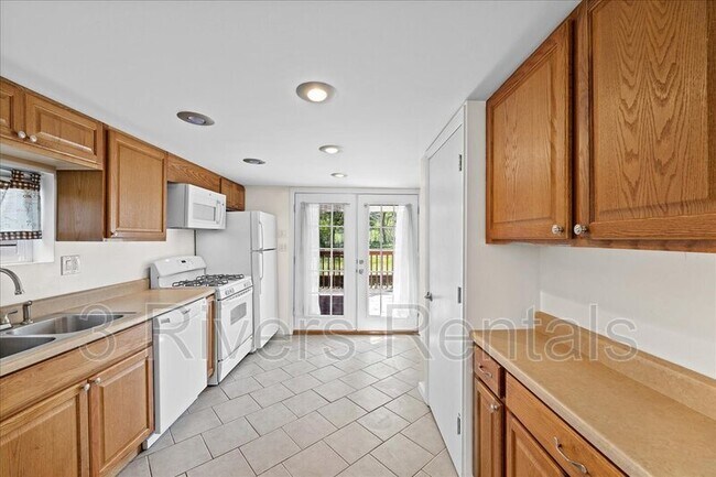 Foto del edificio - 1339 Rutherford Ave