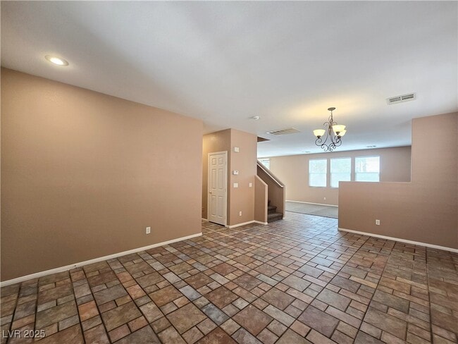 Building Photo - 10865 Wallflower Ave