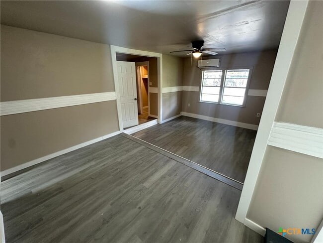 Building Photo - 1903 Glendale St