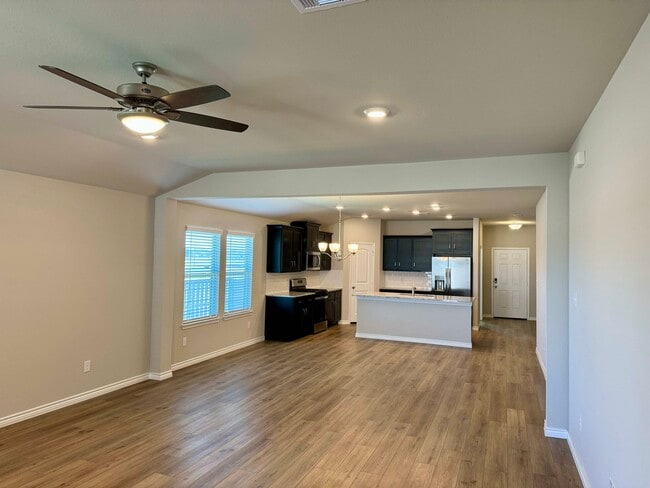 Foto del edificio - 1179 Kennesaw Dr