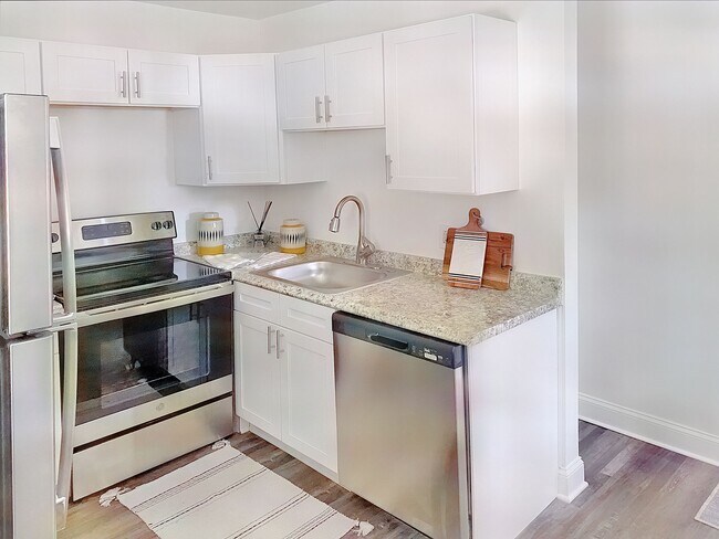 Foto del edificio - "Experience Urban Living at its Finest at The Flats at 2200!/"¡Experimenta la Vida Urbana en su M...