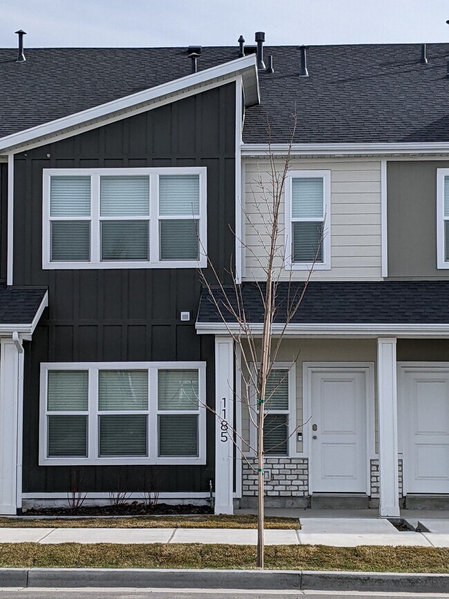 Building Photo - 1185 W 1820 S