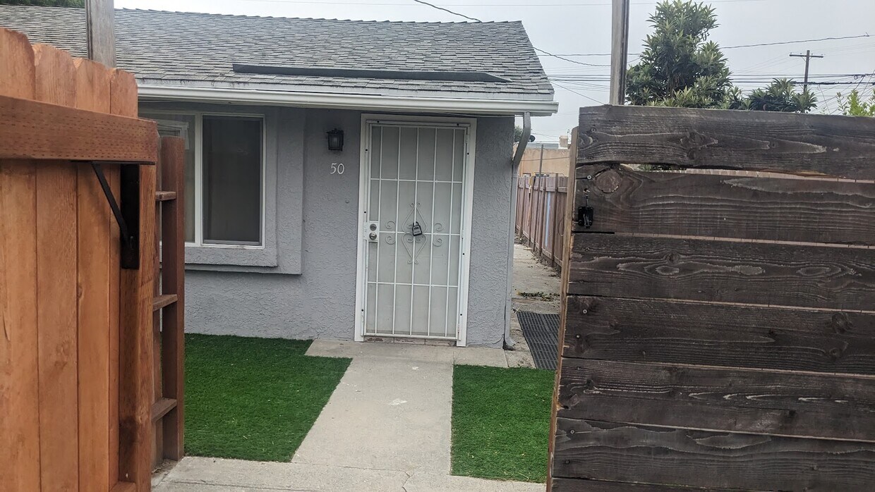 Primary Photo - 50 E 55th St