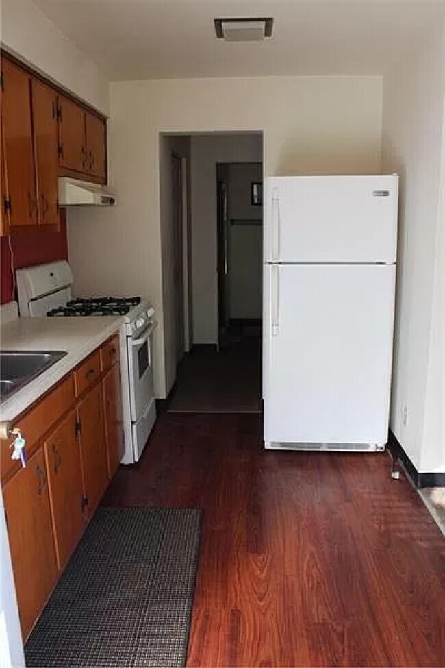 Building Photo - 283 Freeport Rd