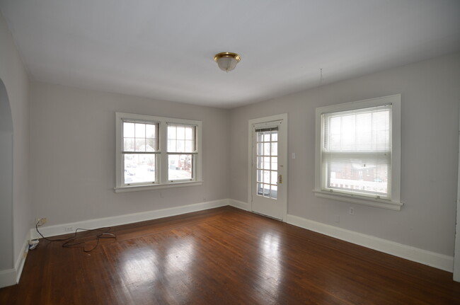Building Photo - 6201 Bramble Ave