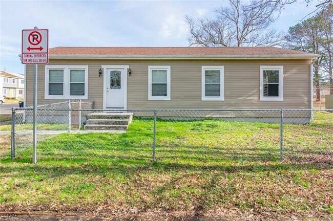 Building Photo - 3075 Blackstone Court