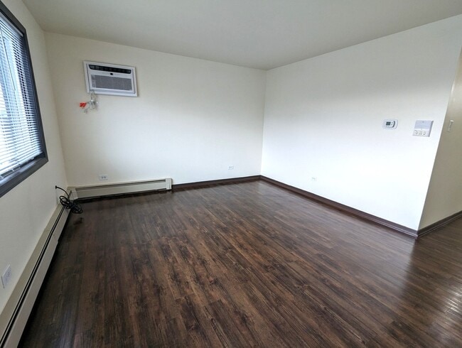 Foto del edificio - 14043 Kilpatrick Ave