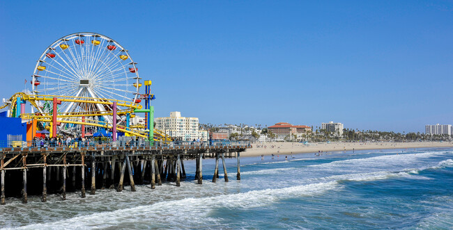 The Famous Santa Monica Pier - 239 Pacific St