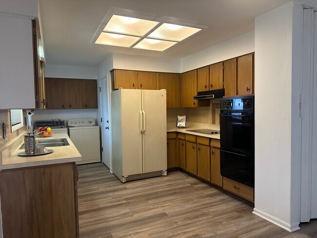 Foto del edificio - 947 Hartford Ln