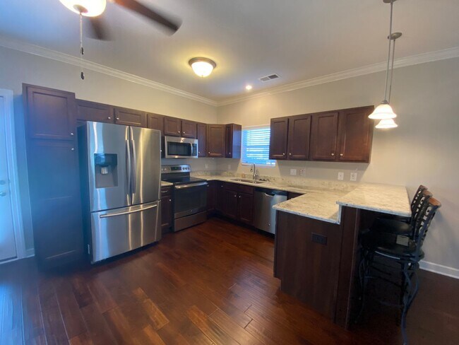 Building Photo - Amazing Murfreesboro Location / Fenced in ...