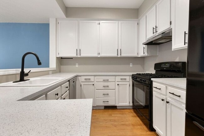 Foto del edificio - 2736 NW Upshur St