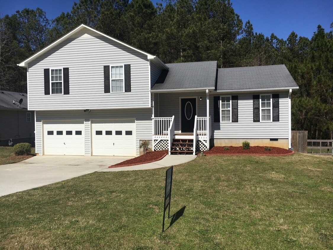 Primary Photo - Perfect 3 Bedroom, 2 Bath Home For Rent