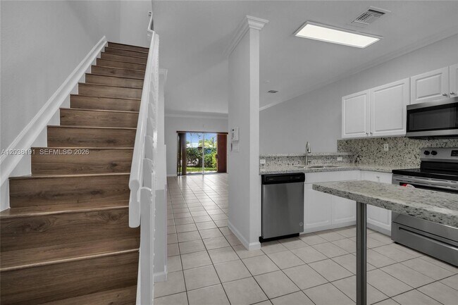 Foto del edificio - 17359 NW 7th Ave