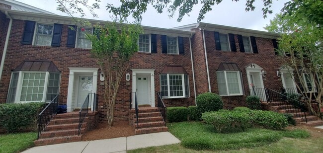 2 Bedroom 3.5 Bathroom Townhouse - 2 Bedroom 3.5 Bathroom Townhouse