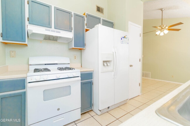 Building Photo - 12056 Bellows Ct