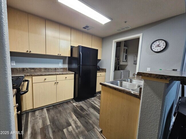 Foto del edificio - 18416 N Cave Creek Rd