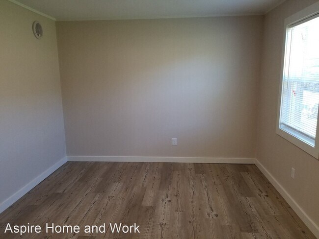 Foto del edificio - 3800 E North St