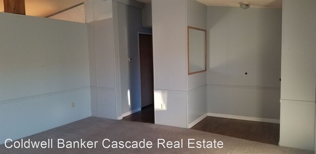 Foto del edificio - 3 br, 2 bath House - 200 Madeline Rd