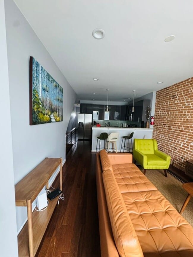 Photo - 37 T Street Apartment