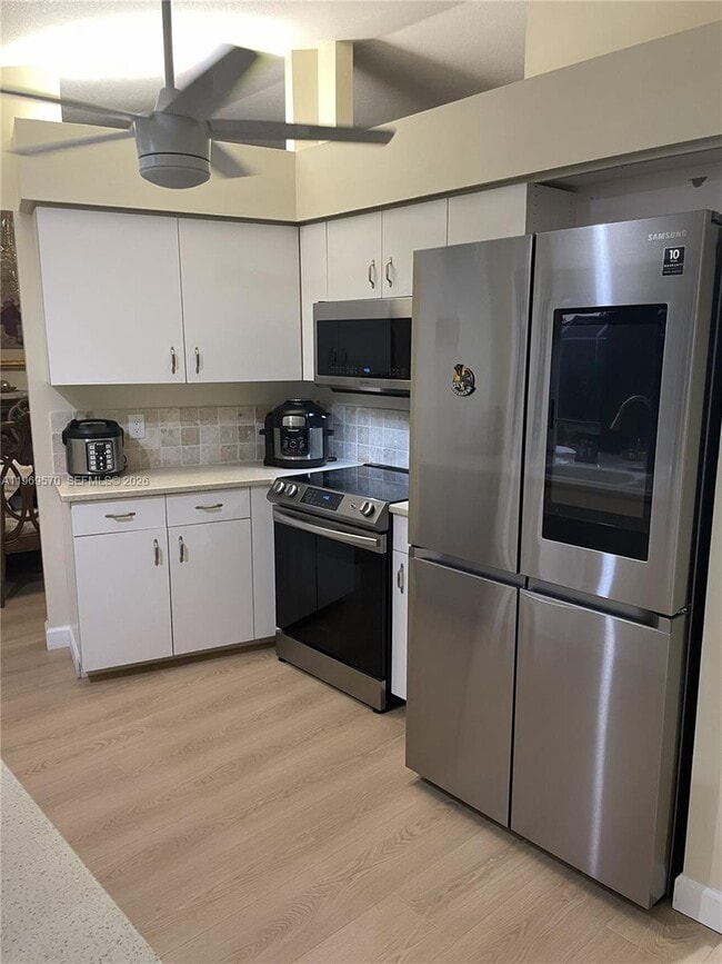 Building Photo - 1402 SE 1st Terrace