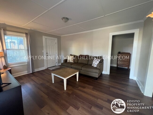 Building Photo - Charming Remodeled Home in the Heart of Or...