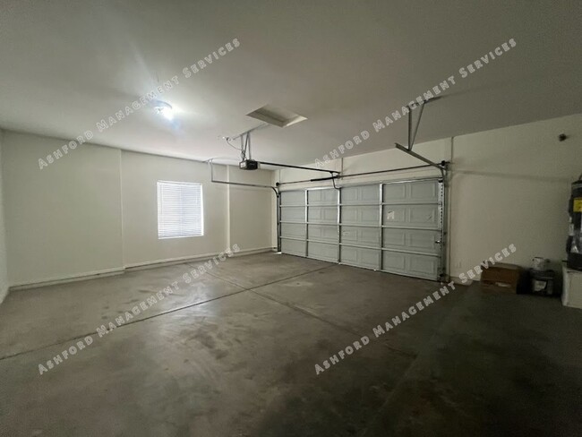 Foto del edificio - **$300 Move-In Special** BEAUTIFUL 3 BEDRO...