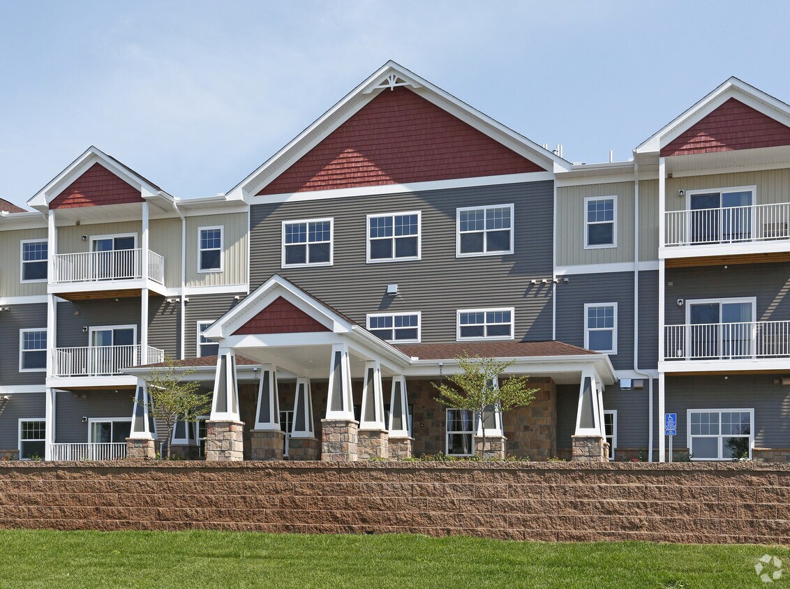 The Estates at Arbor Oaks Apartments Andover, MN