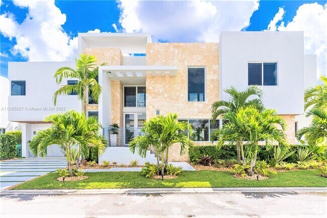 Icon Bay Condo for Rent, 460 NE 28th St, Apartment #3403, Miami, FL ... - Eccological Penthouse Apartments For Rent Miami