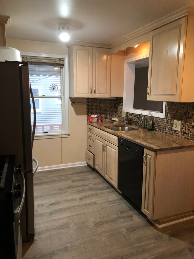 kitchen - 23903 E Groveland Rd