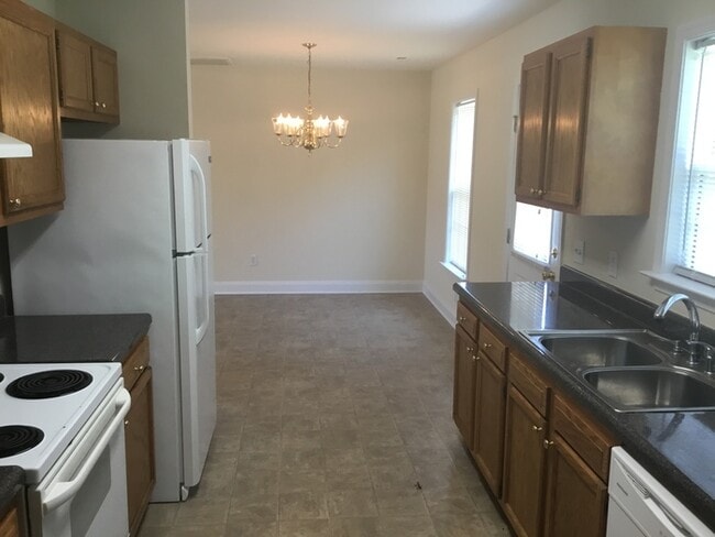 Building Photo - 2923 Ireton Pl