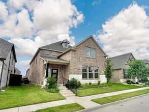 Building Photo - 2021 Meliana Dr