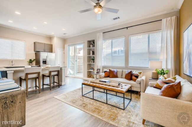 Building Photo - 3 br, 2 bath Townhome - 3420 S Dallas Pky