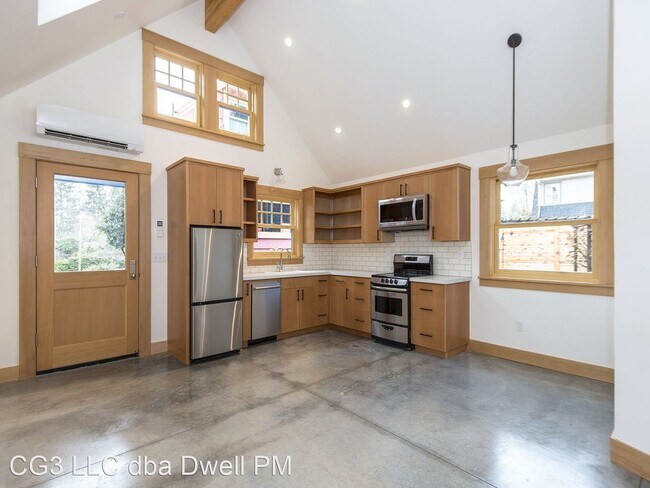 Building Photo - 1 br, 1 bath House - 2525 NE Tillamook St #B