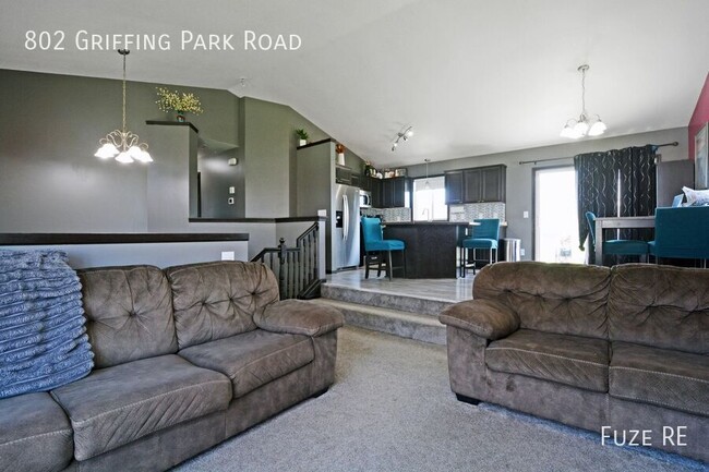 Foto del edificio - 802 Griffing Park Rd