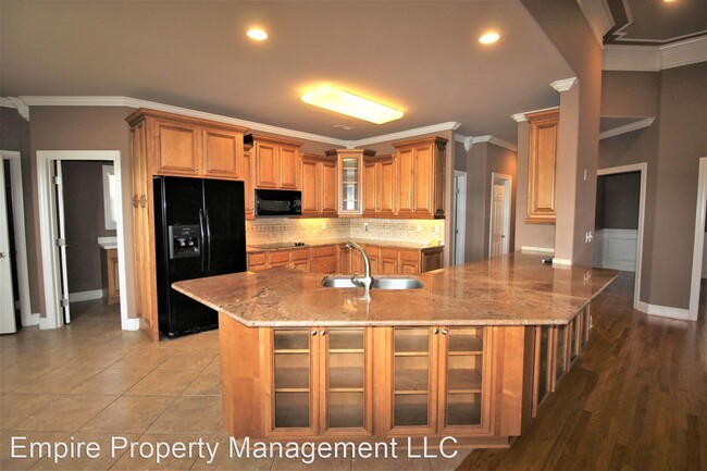 Building Photo - 5 br, 4 bath House - 119 Rainbow Glen Circle