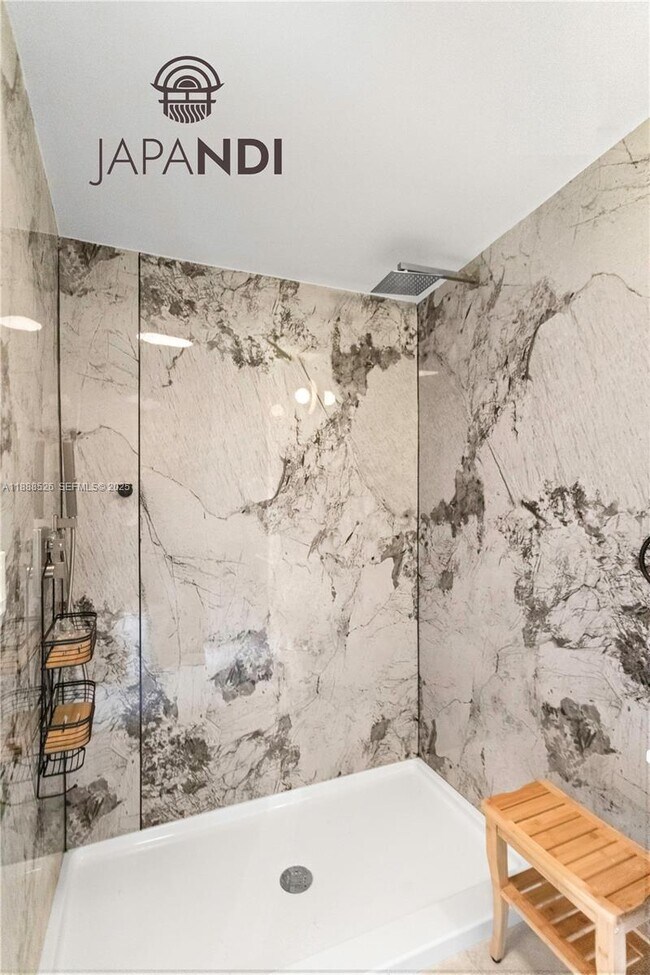 Foto del edificio - 499 NE 112th St