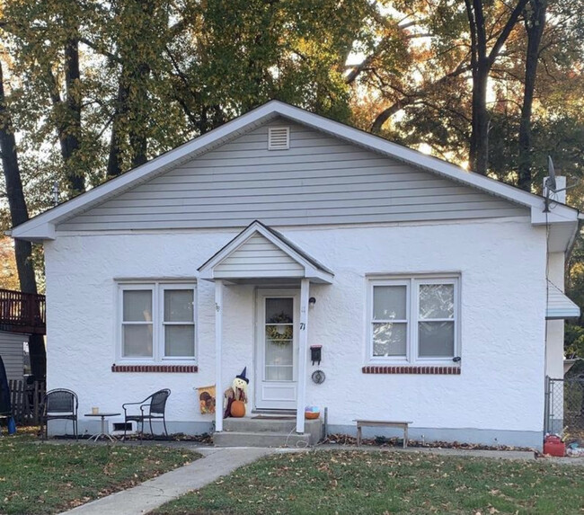 Building Photo - 71 5th St