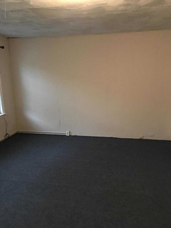Building Photo - 203 McCabe Ave