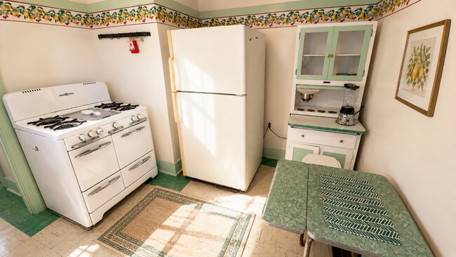 Foto del edificio - 8459 Lemon Ave