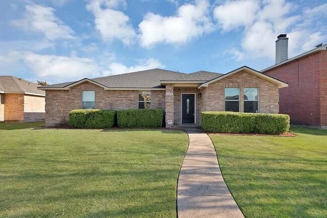 Photo - 1120 Bumble Bee Dr House
