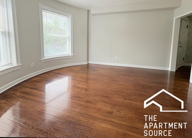 Building Photo - 4013 S Calumet Ave