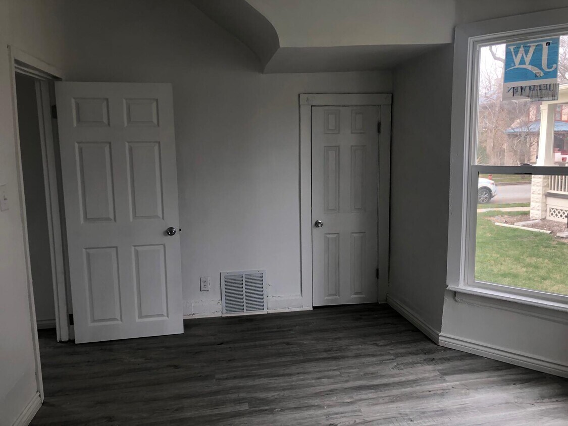 Foto principal - 820 Sherman Ave