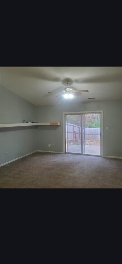 Foto del edificio - 38 Joan Dr