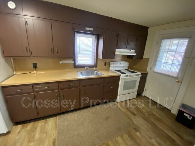 Foto del edificio - 147 N Main St