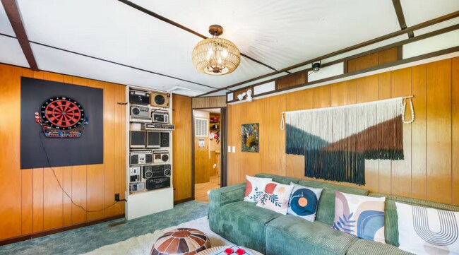 Foto del edificio - 1100 Rice Ln