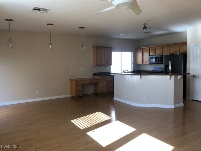 Foto del edificio - 1012 Royal Birch Ln
