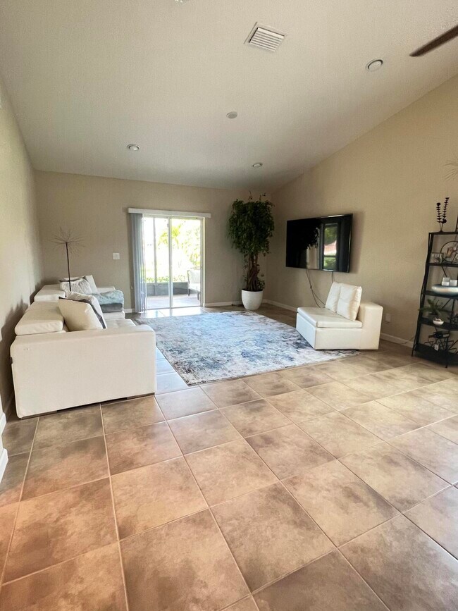 Foto del edificio - 1750 Berkshire Cir SW